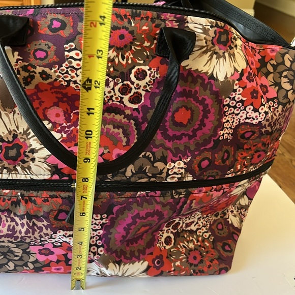 Vera Bradley Expandable Travel Tote Bag in Rosewood Pattern‎ - Picture 15 of 15